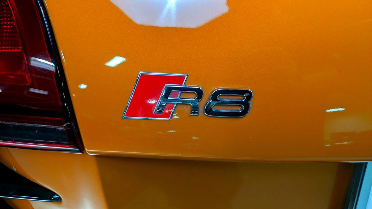 Used 2015 Audi R8 V8 w/ Full Leather Package image 12