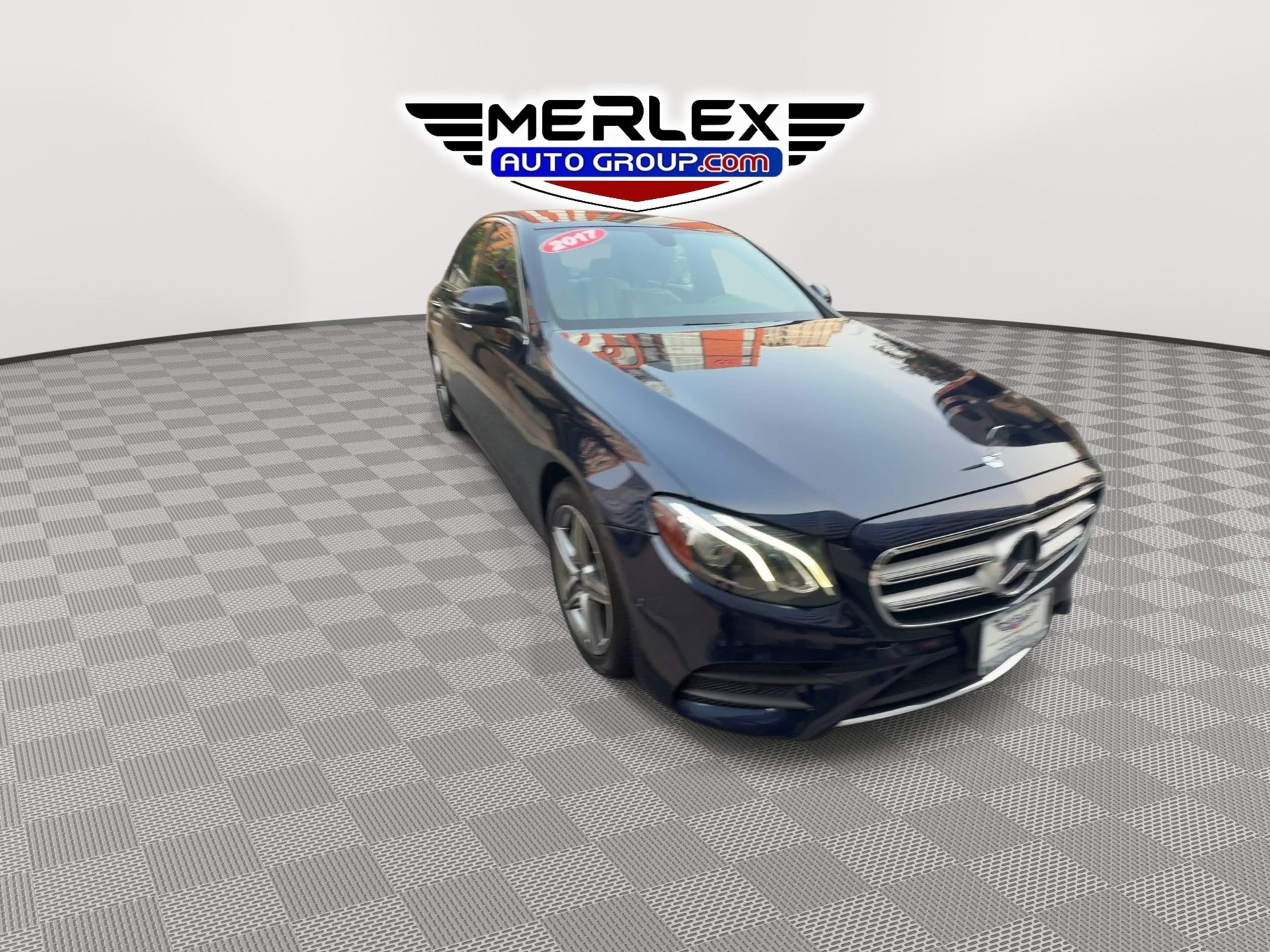 Used 2017 Mercedes-Benz E 300 4MATIC image 2