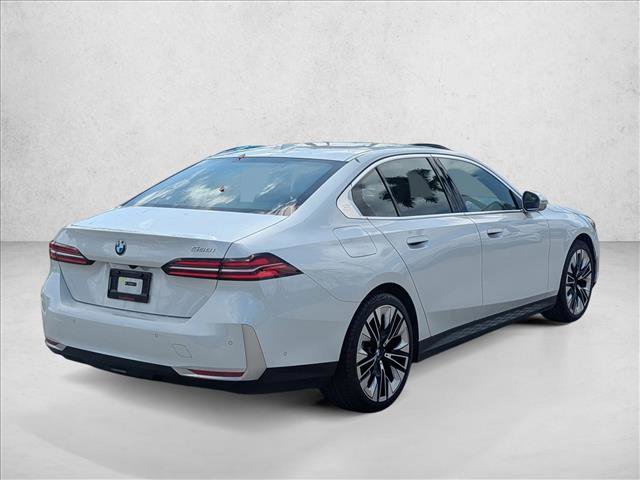 Certified 2024 BMW 530i w/ Premium Package RWD image 5