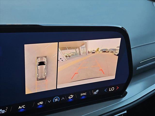 New 2027 Chevrolet Traverse LT w/ Midnight/Sport Edition FWD image 13