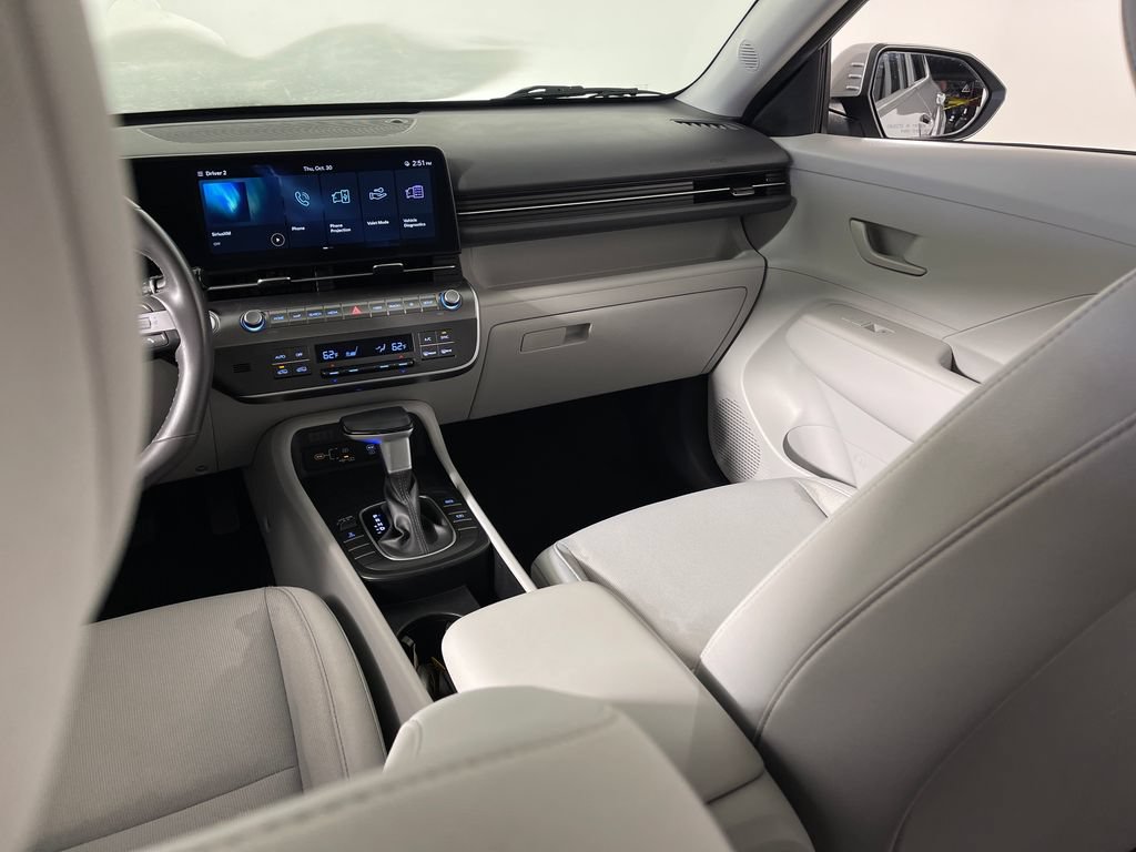 Certified 2024 Hyundai Kona SEL AWD/4WD image 17