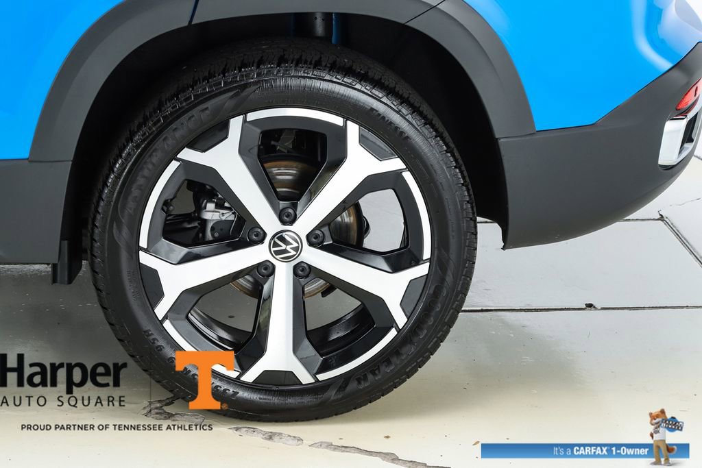 Used 2025 Volkswagen Taos SEL image 44
