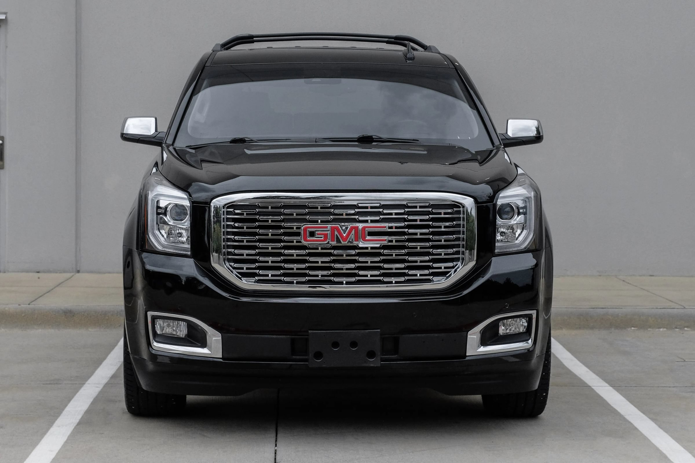 Used 2019 GMC Yukon Denali w/ Denali Ultimate Black Edition AWD/4WD image 6