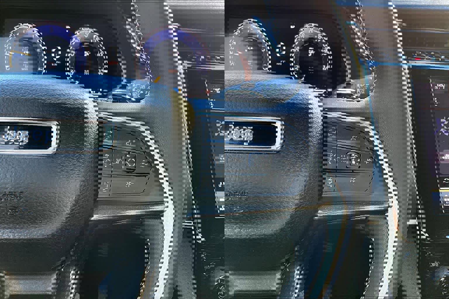 Used 2023 Jeep Grand Cherokee Altitude image 21