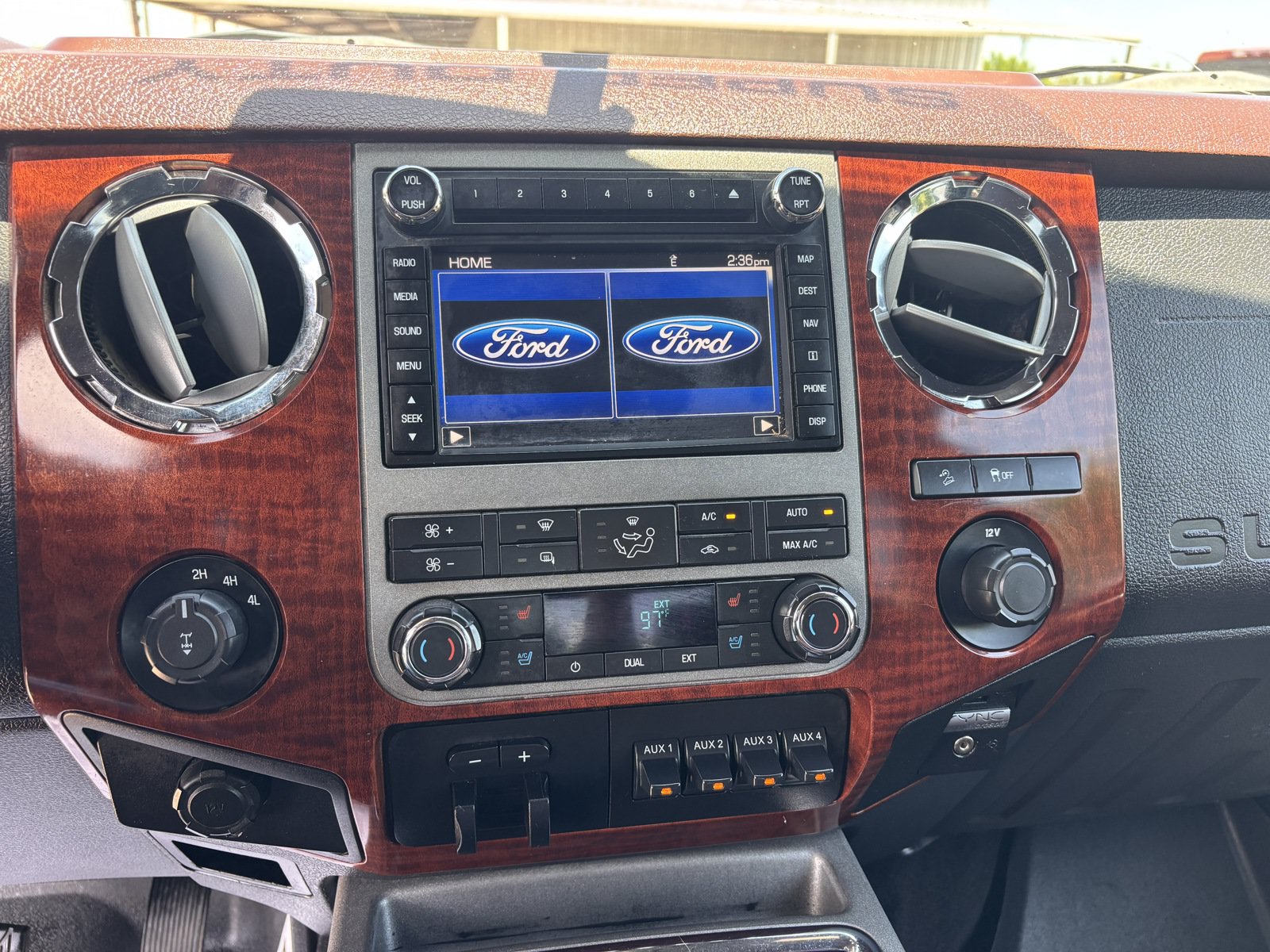 Used 2011 Ford F350 King Ranch w/ King Ranch w/Chrome Pkg AWD/4WD image 14