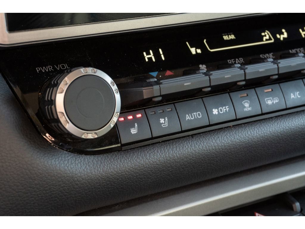 Used 2024 Toyota Sequoia Limited image 32