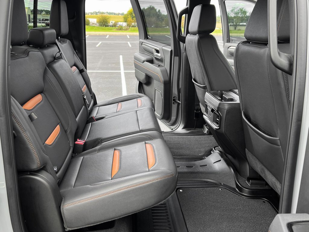 Used 2025 GMC Sierra 2500 AT4 image 19