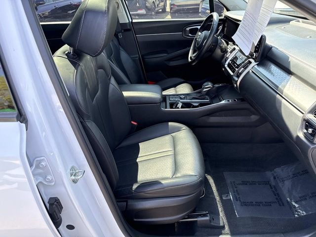 Used 2023 Kia Sorento S w/ Panoramic Sunroof Package FWD image 9