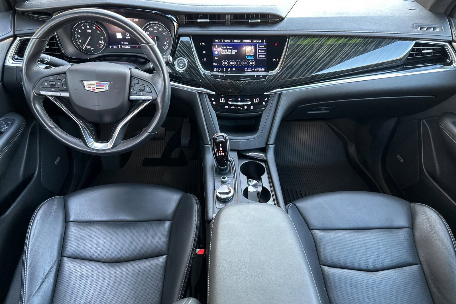 Used 2022 Cadillac XT6 Premium Luxury w/ Technology Package image 14