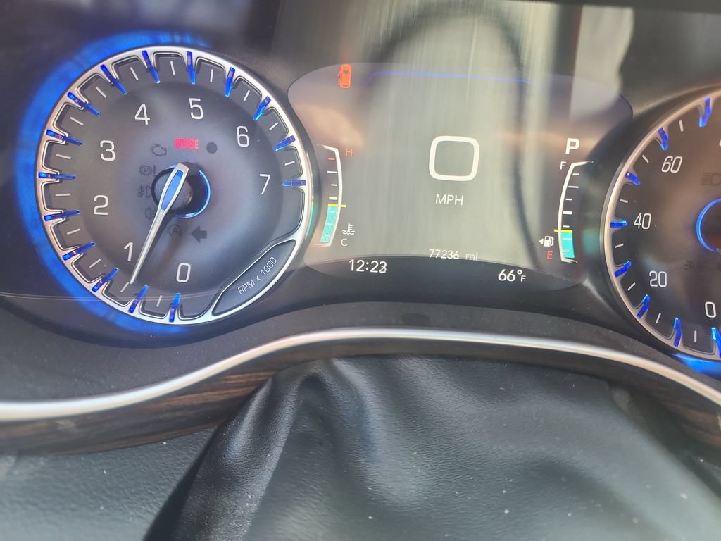 Used 2021 Chrysler Pacifica Pinnacle AWD/4WD image 18
