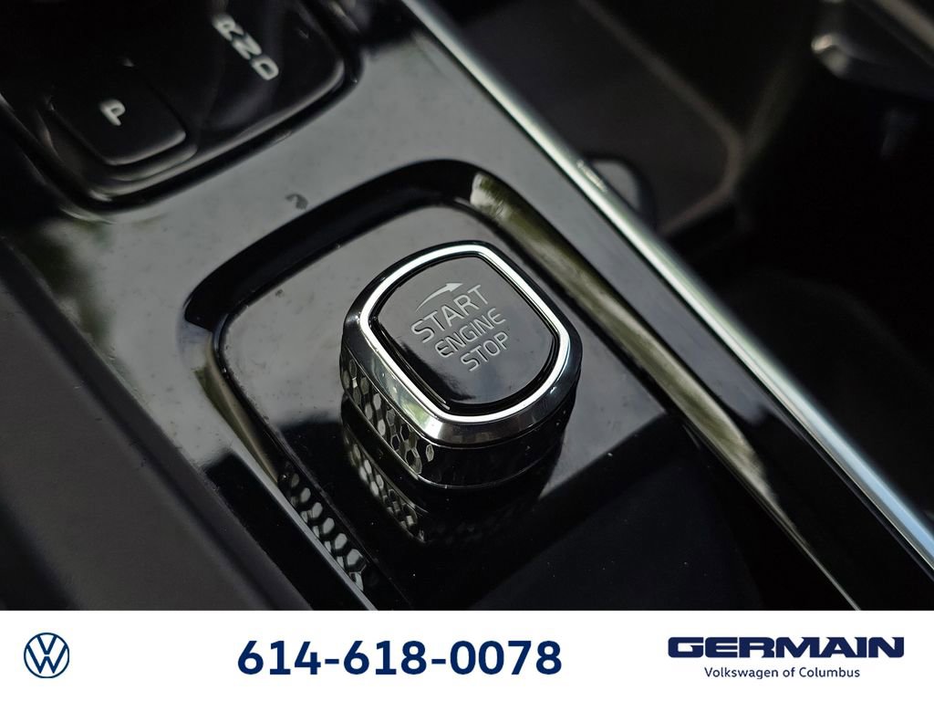 Used 2022 Volvo S60 B5 Momentum w/ Climate Package FWD image 39