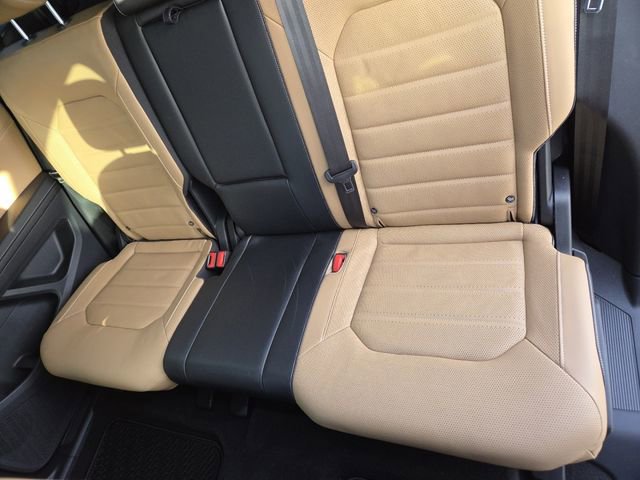 Used 2024 Volkswagen Atlas Cross Sport SEL R-Line image 28