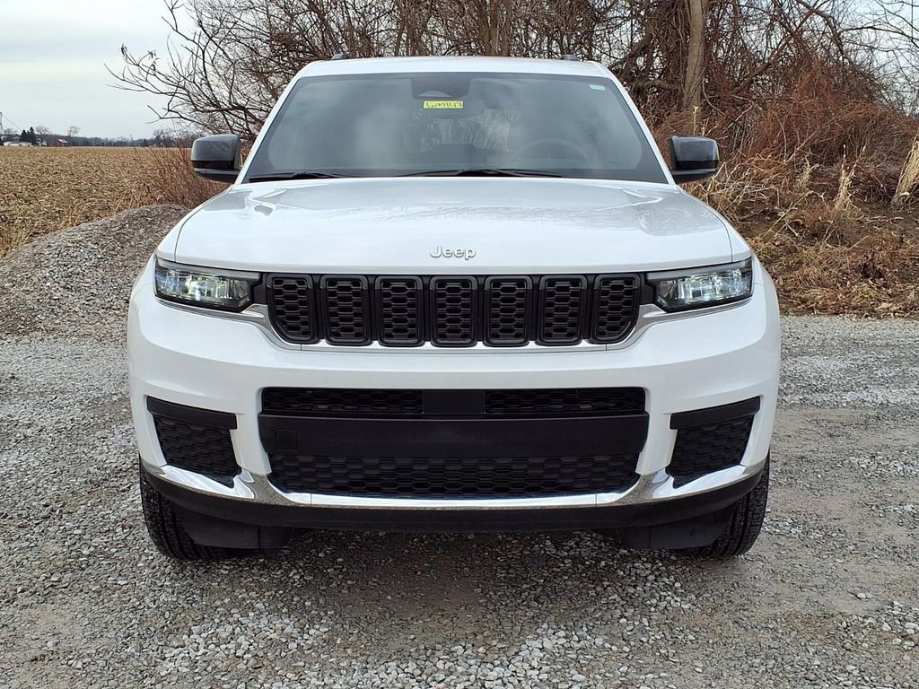 Used 2025 Jeep Grand Cherokee L Laredo w/ Luxury Tech Group I image 3