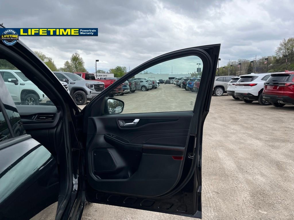 Used 2023 Ford Escape ST-Line FWD image 35