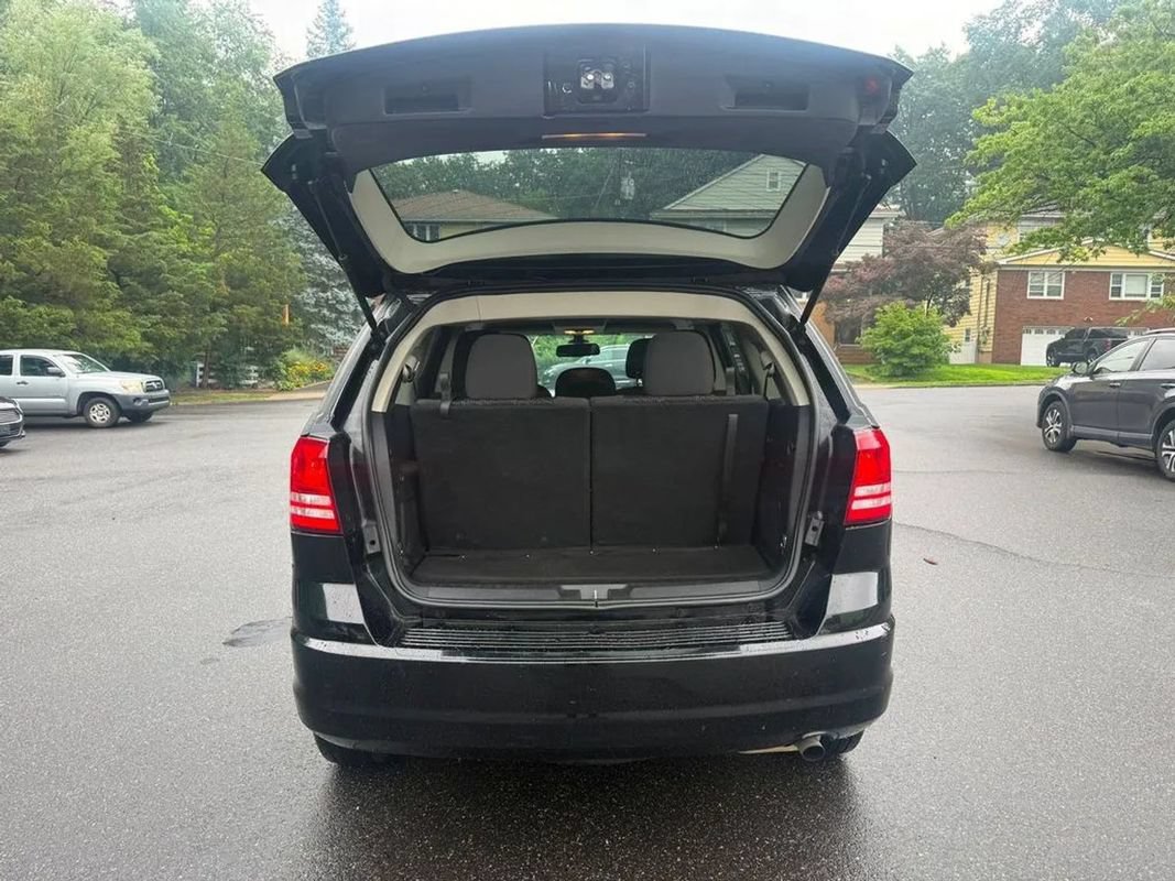 Used 2018 Dodge Journey SE w/ Connectivity Group FWD image 7