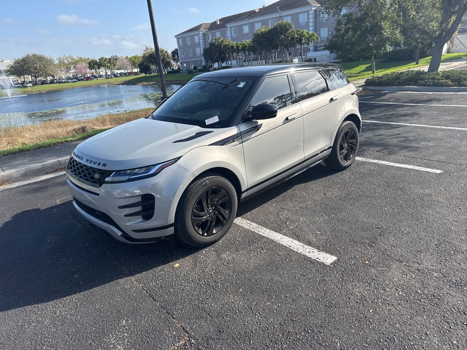 Used 2023 Land Rover Range Rover Evoque R-Dynamic S image 13