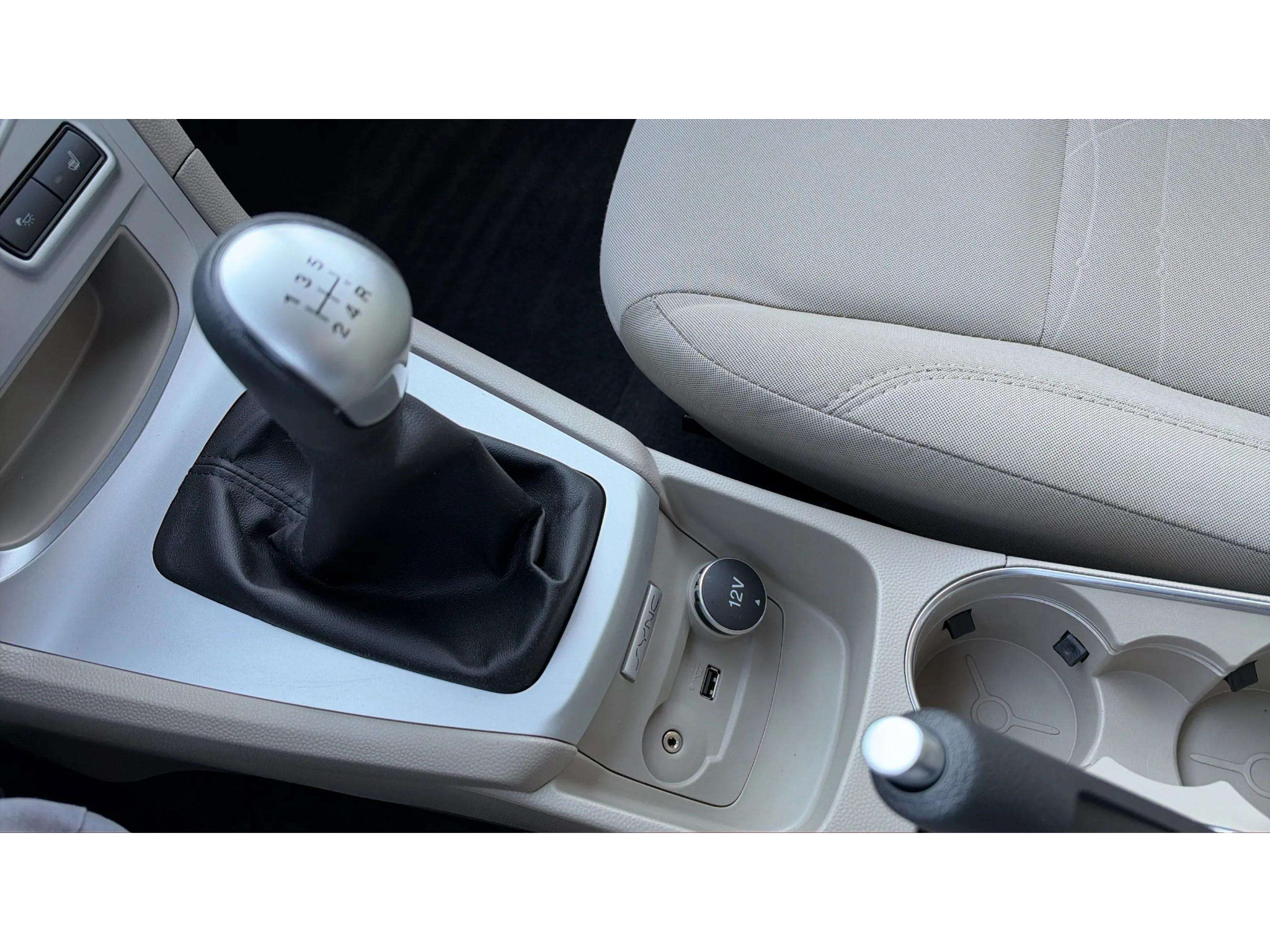 Used 2016 Ford Fiesta SE w/ Cold Weather Package FWD image 20