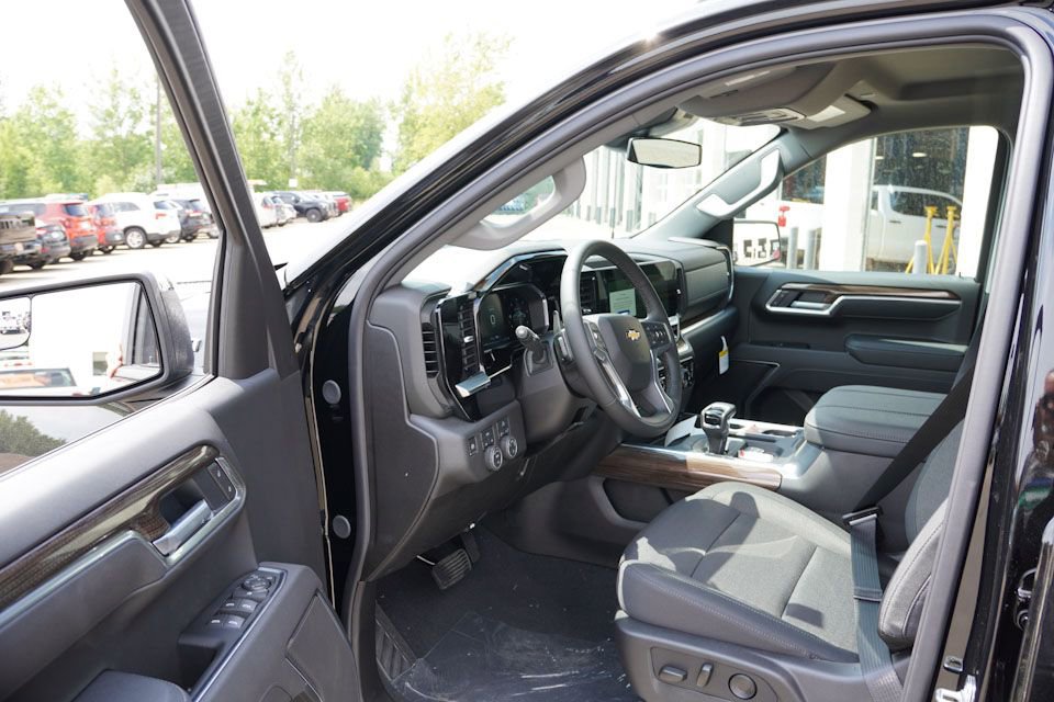 New 2026 Chevrolet Silverado 1500 LT w/ Convenience Package II image 10