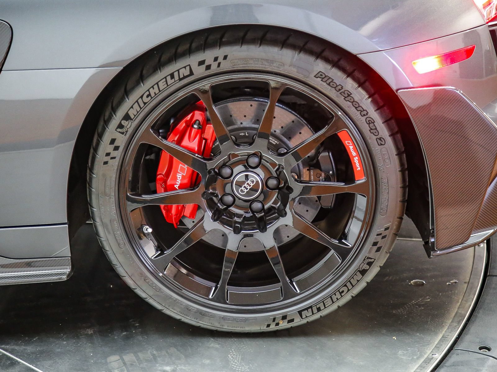 Used 2023 Audi R8 V10 GT RWD image 24