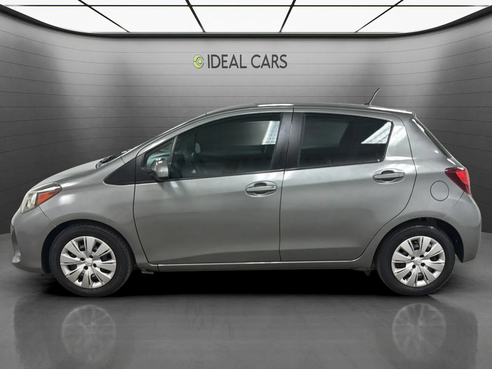Used 2015 Toyota Yaris L FWD image 8