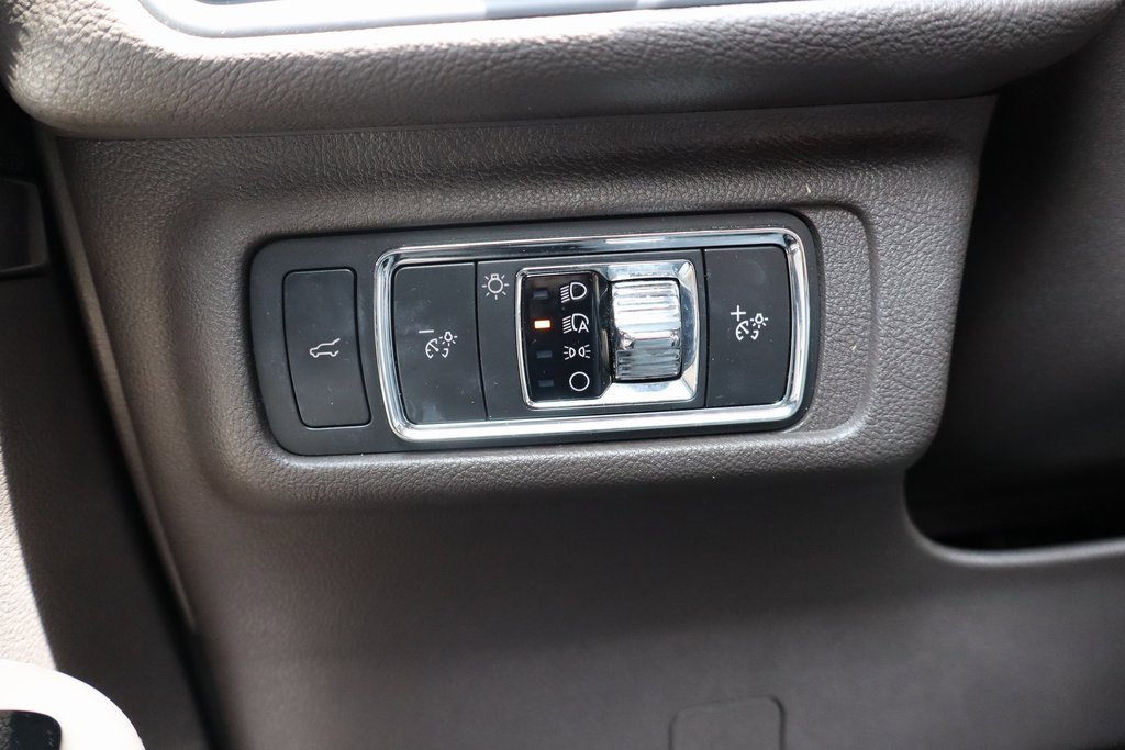 Used 2022 Lincoln Corsair Reserve w/ Equipment Group 201A image 15