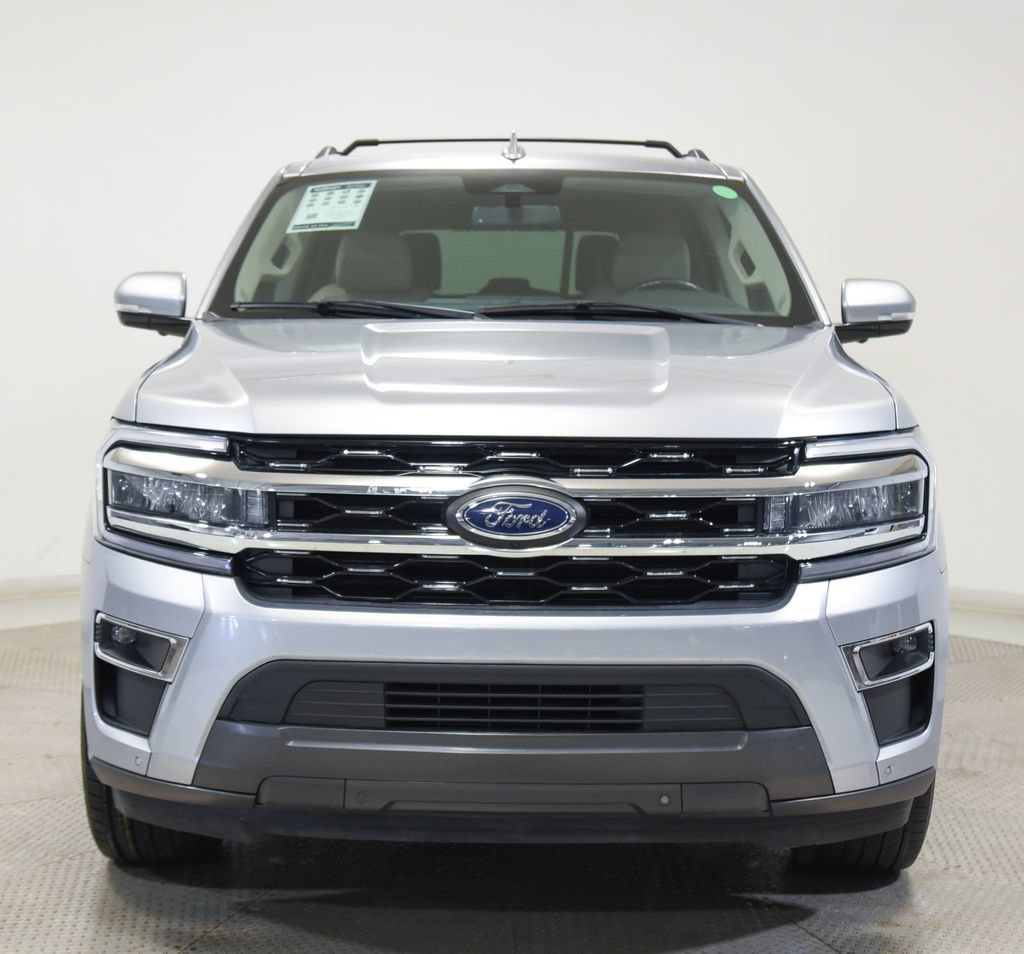 Used 2024 Ford Expedition Limited AWD/4WD image 2