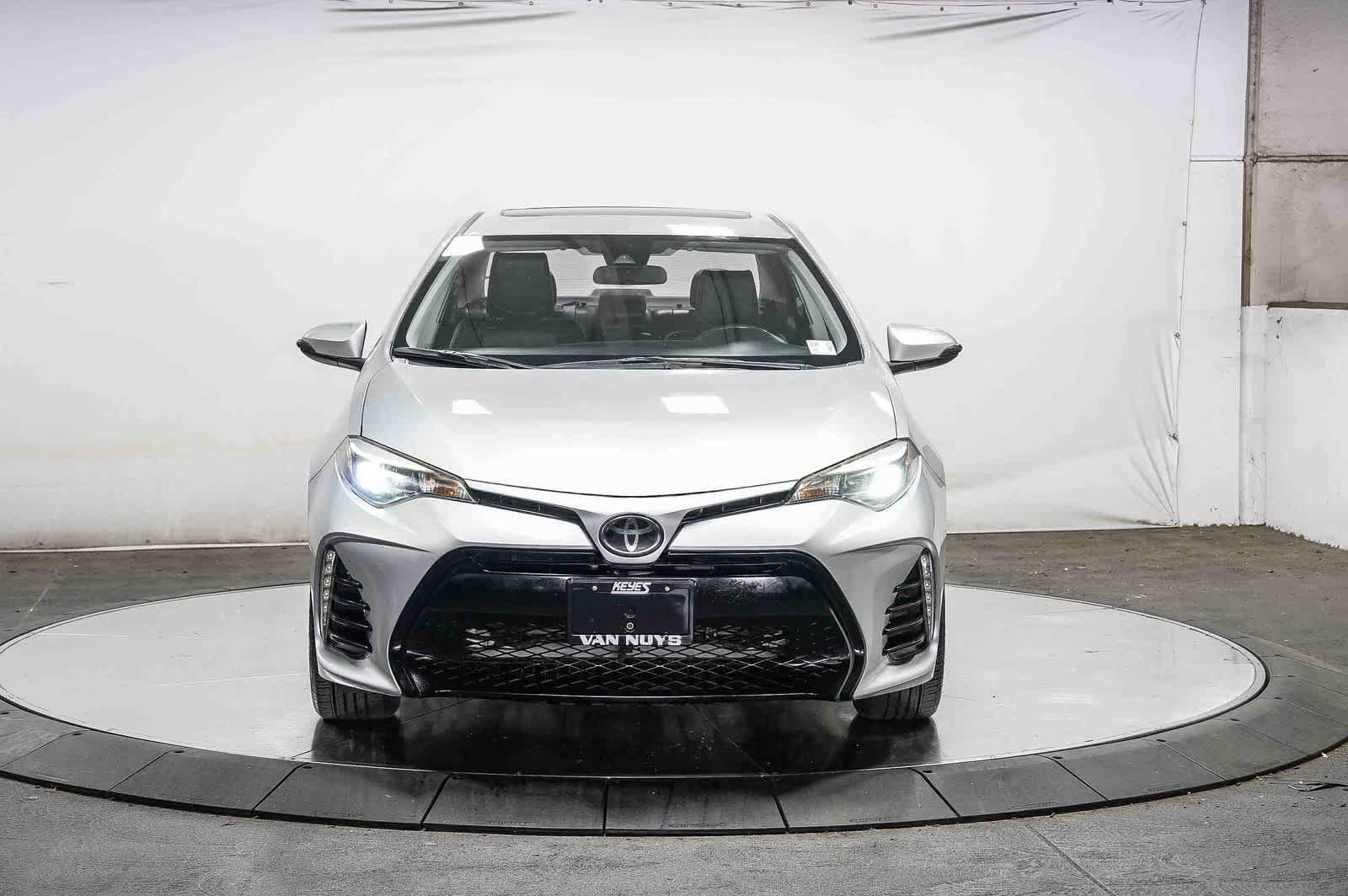 Certified 2017 Toyota Corolla XSE FWD image 4