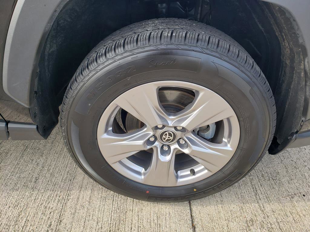 Used 2023 Toyota RAV4 XLE image 47