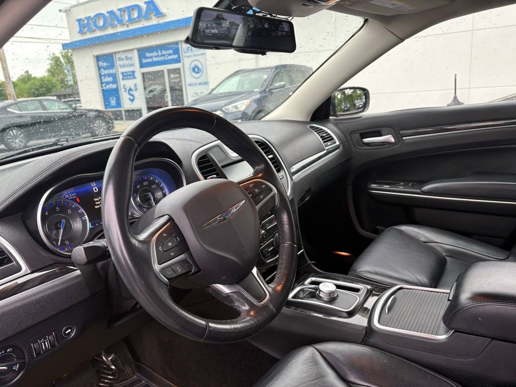 Used 2016 Chrysler 300 Limited RWD image 7