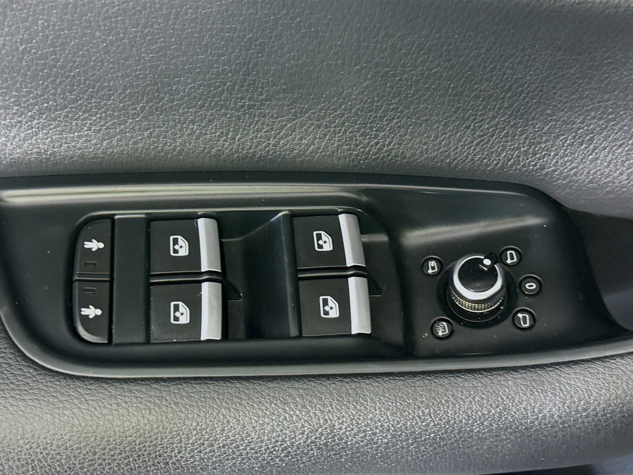 Used 2018 Audi Q7 2.0T Premium image 24