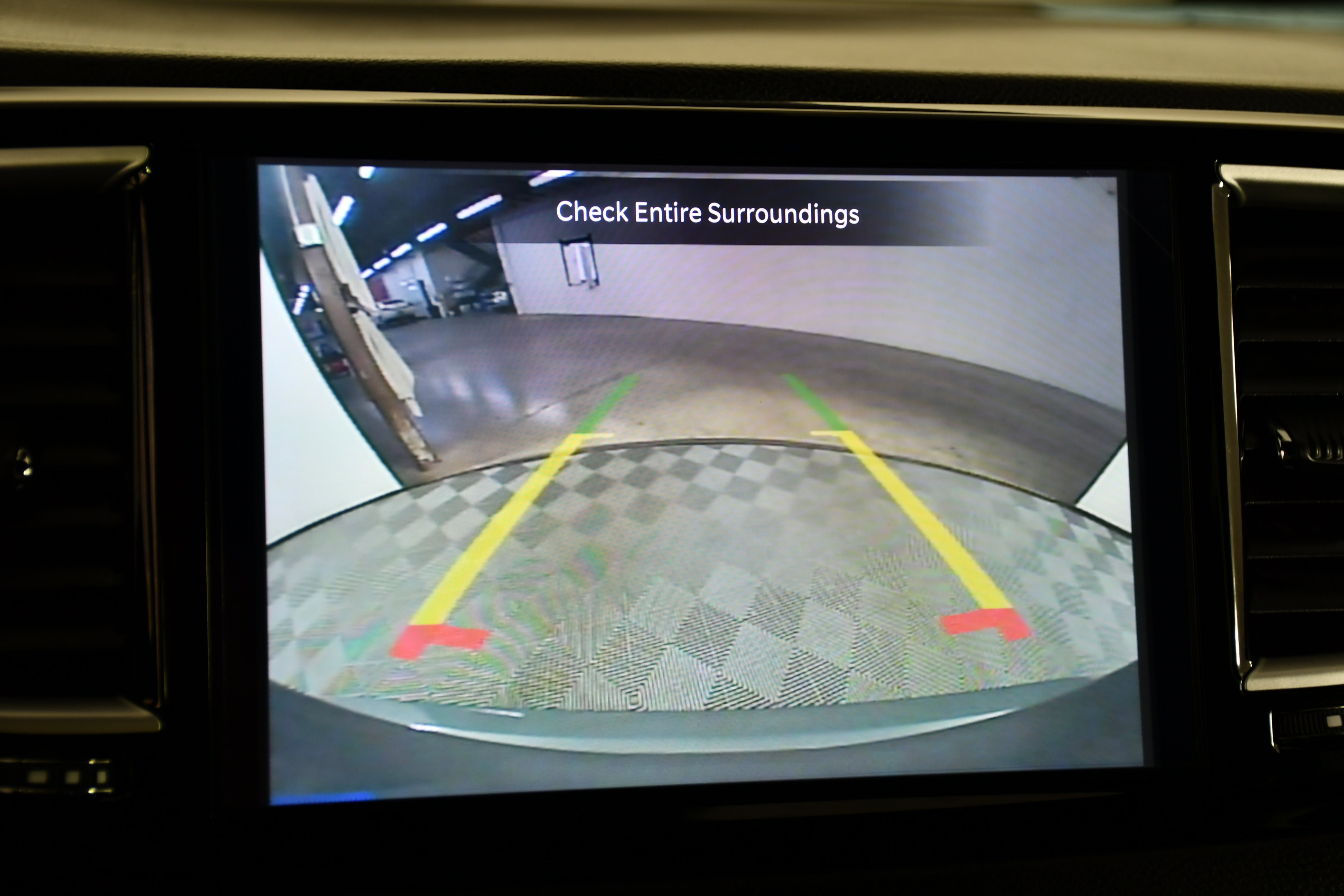 Used 2025 Chrysler Pacifica Select image 29