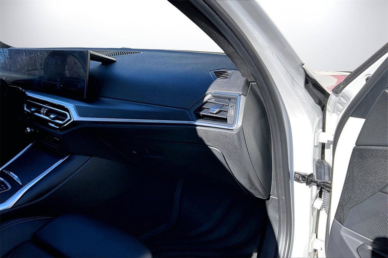 Used 2024 BMW 330i xDrive Sedan w/ Convenience Package image 21