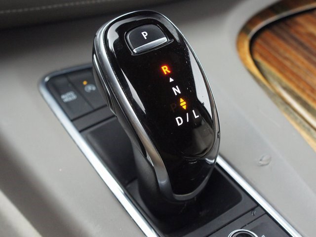 Used 2021 Cadillac Escalade ESV Premium Luxury Platinum image 12