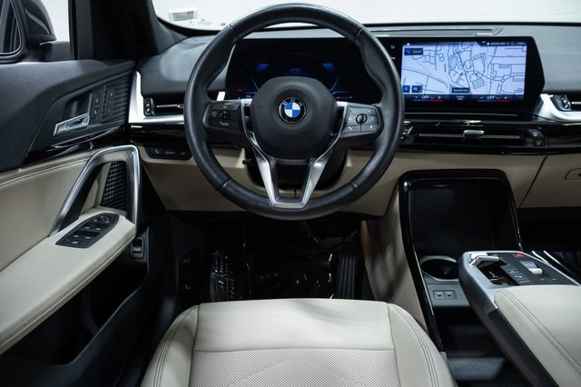 Used 2023 BMW X1 xDrive28i AWD/4WD image 3