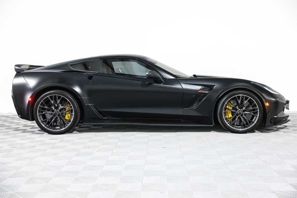 Used 2016 Chevrolet Corvette Z06 w/ 3LZ Preferred Equipment Group RWD image 26