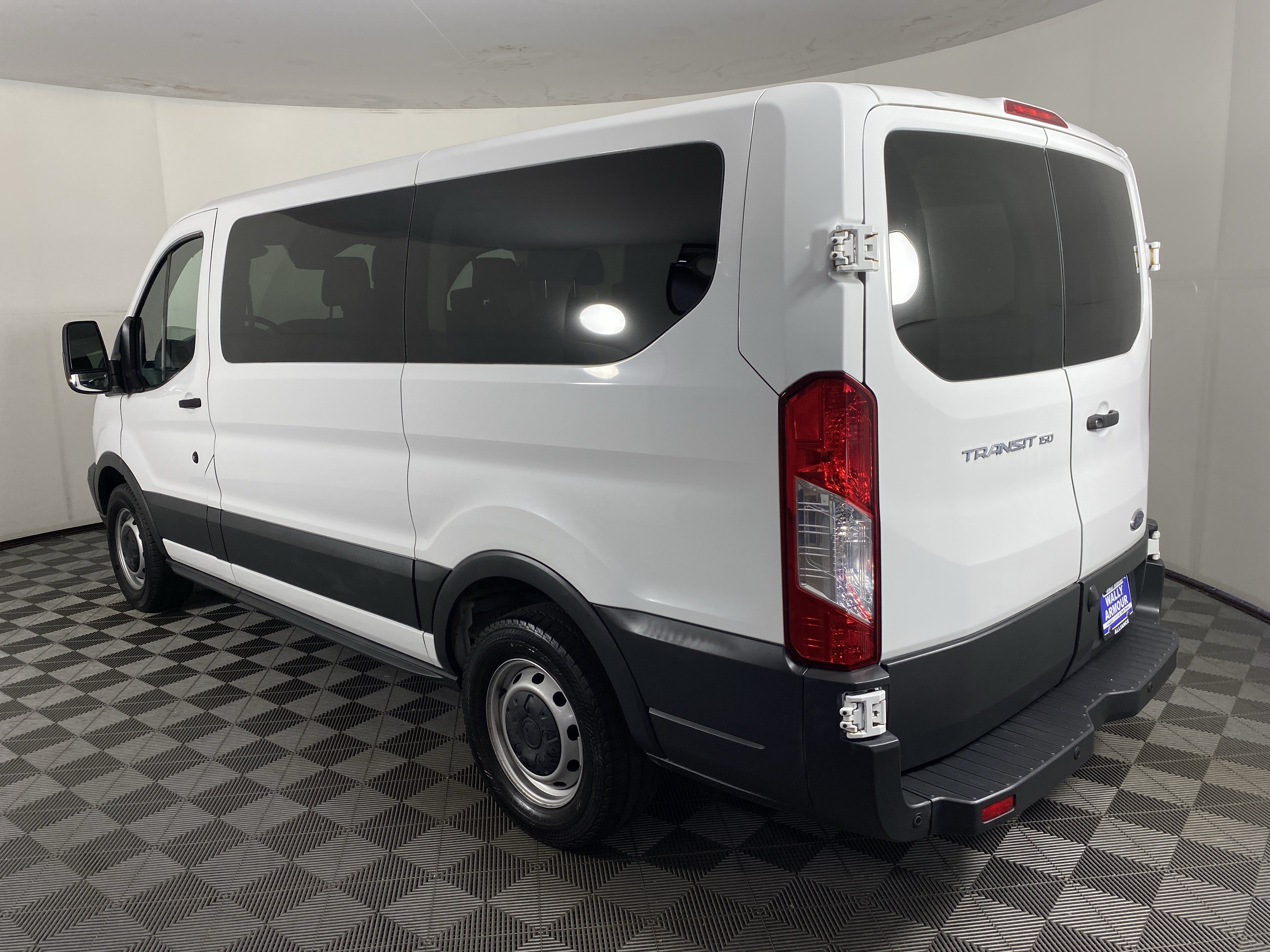 Used 2018 Ford Transit 150 XL RWD image 7