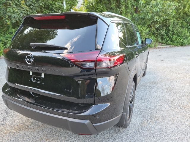 New 2026 Nissan Rogue Dark Armor AWD/4WD image 8