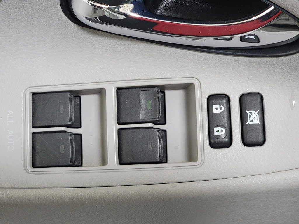 Used 2010 Toyota Camry LE FWD image 23