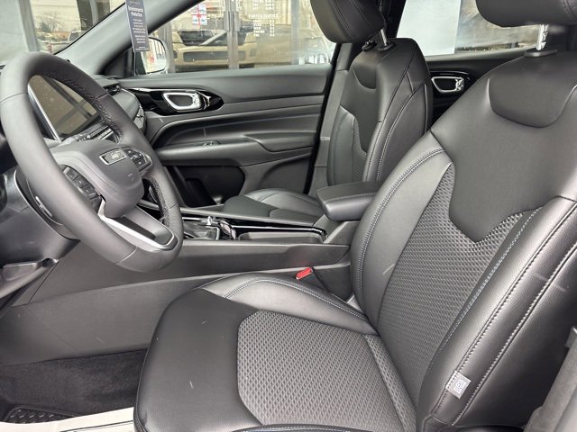 New 2026 Jeep Compass Latitude image 4