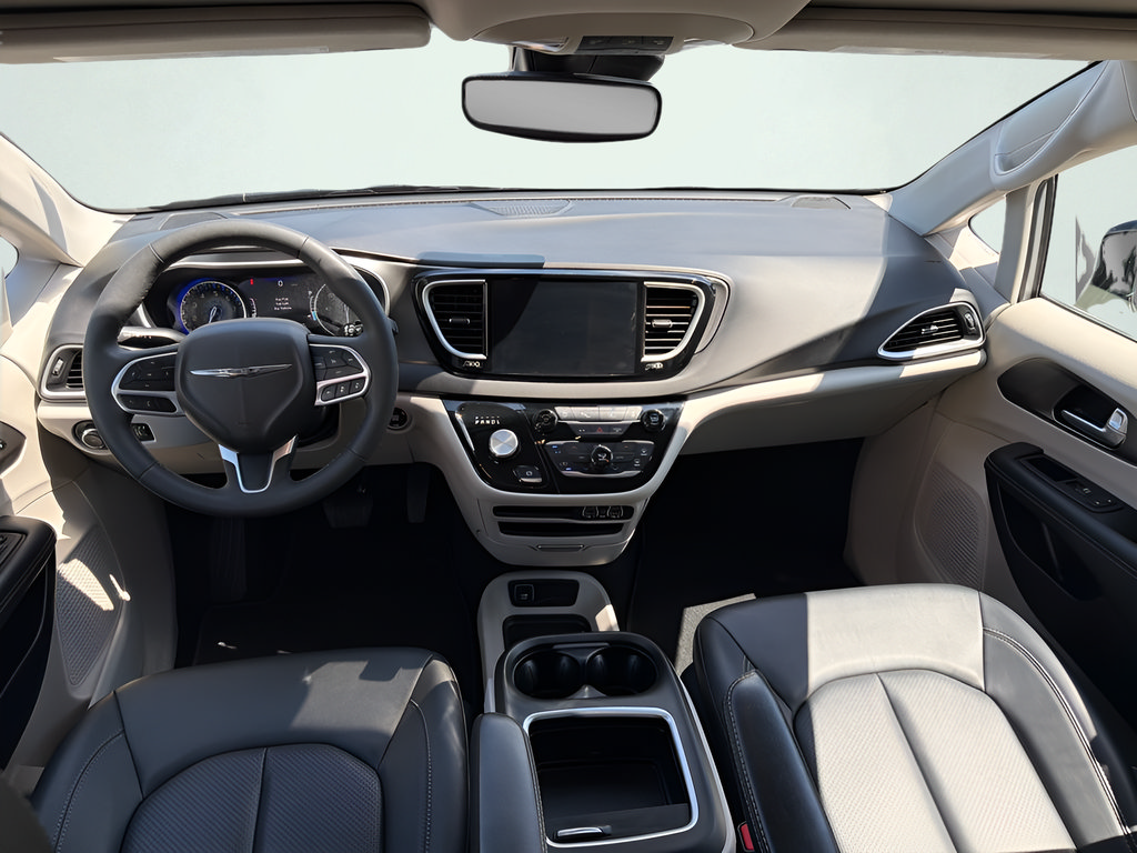 Used 2024 Chrysler Pacifica Touring-L FWD image 19