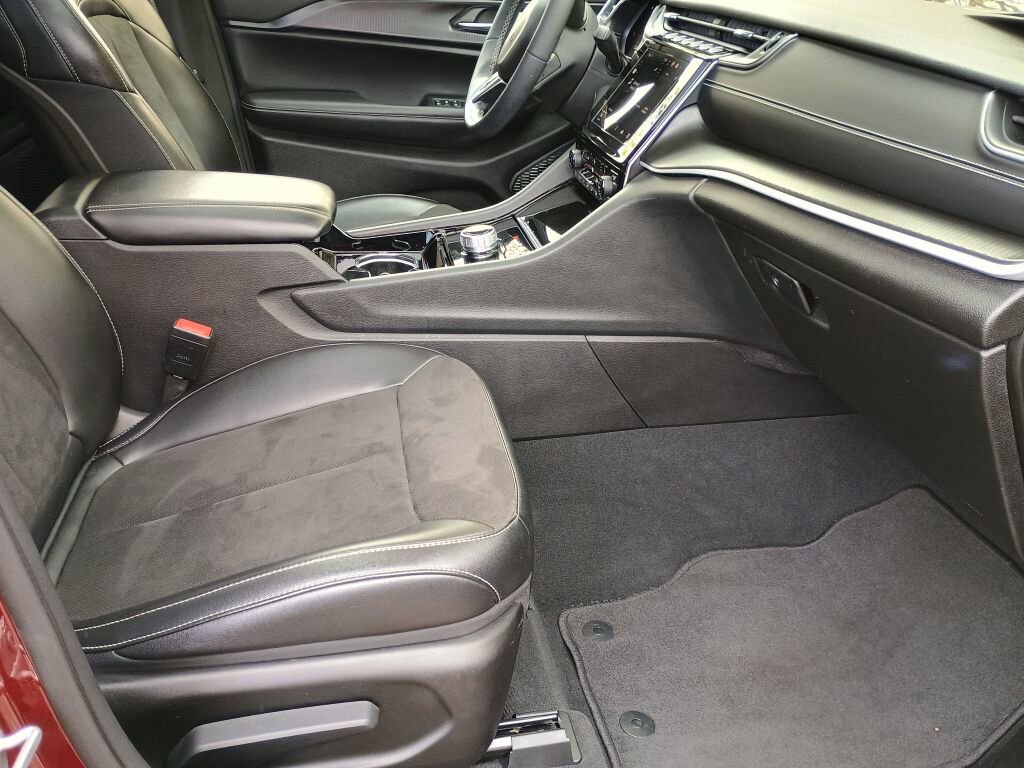 Used 2023 Jeep Grand Cherokee L Laredo image 22