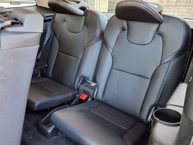 Used 2018 Volvo XC90 T5 Momentum w/ Convenience Package image 12