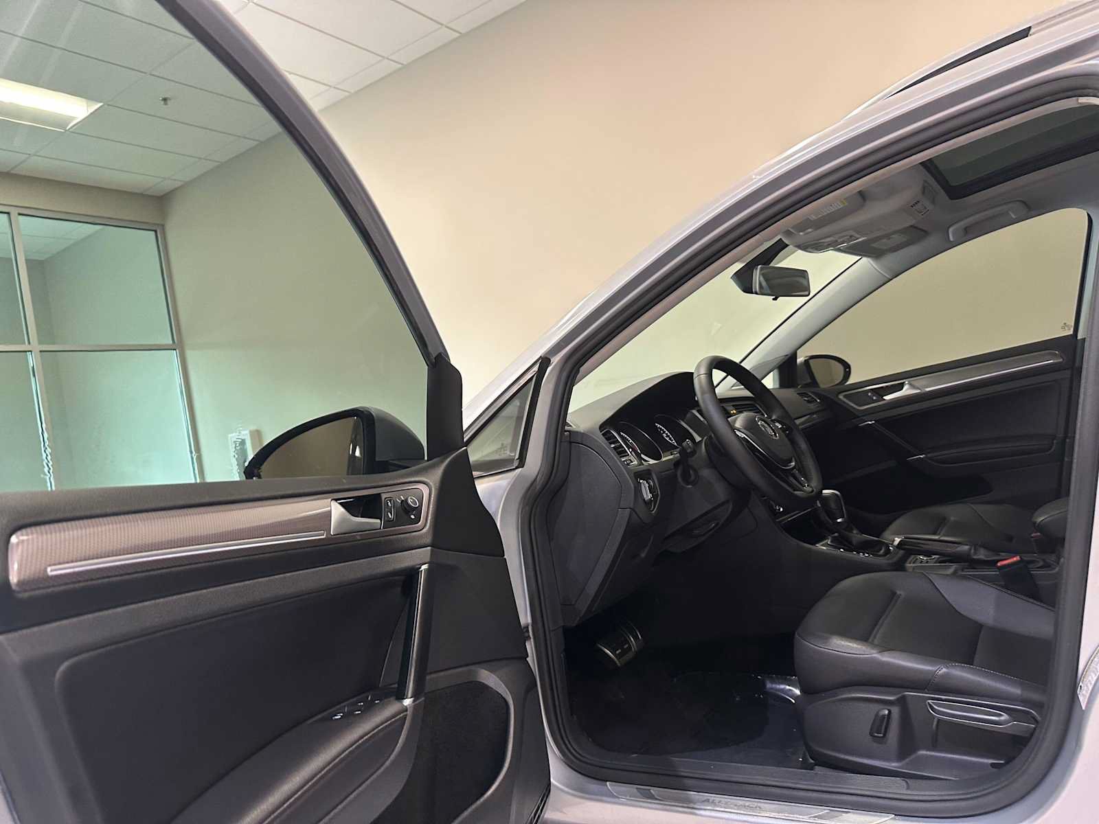 Used 2017 Volkswagen Golf Alltrack SEL AWD/4WD image 22