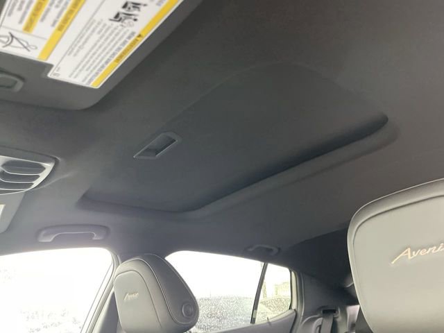 New 2026 Buick Envista Avenir image 21