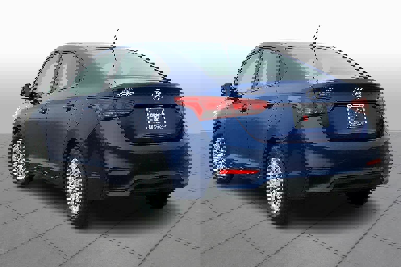 Used 2021 Hyundai Accent SE image 11