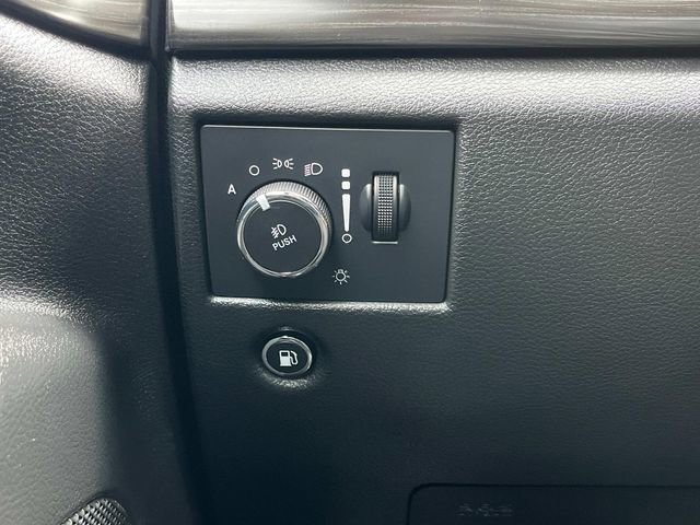 Used 2022 Jeep Grand Cherokee Laredo E image 24