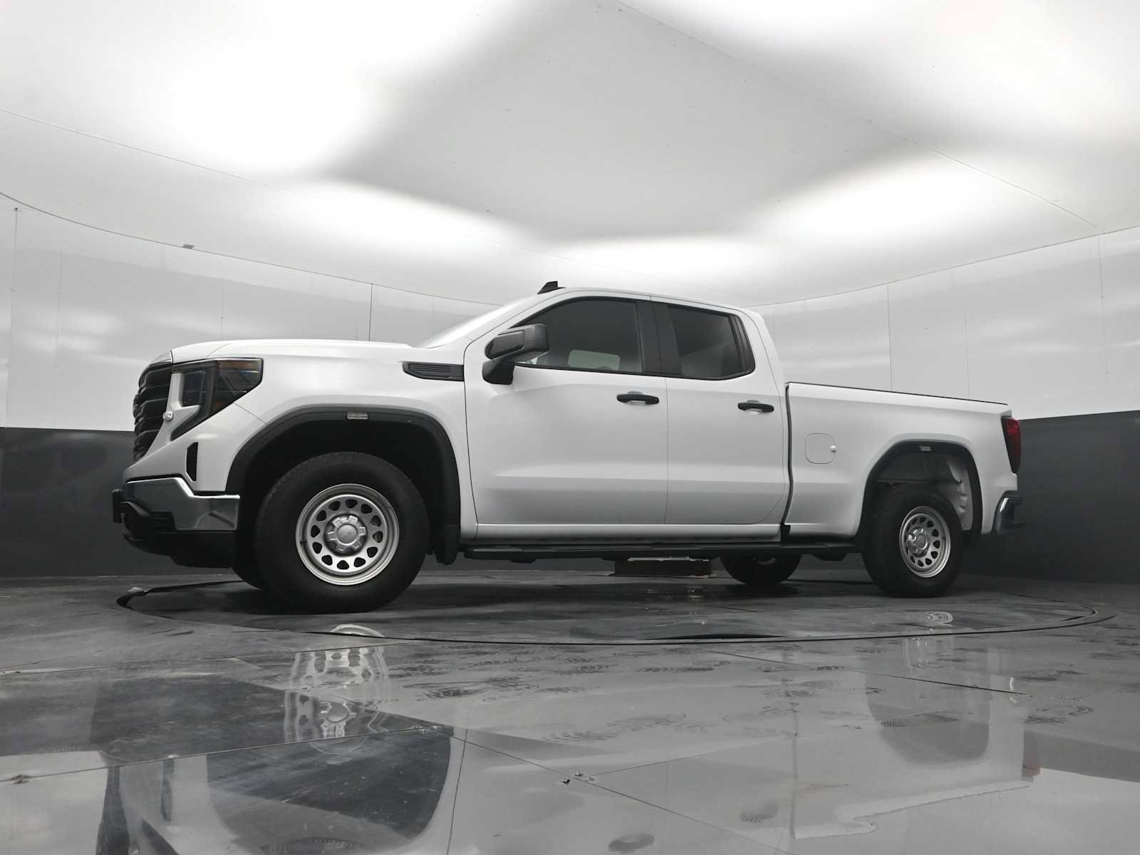Used 2024 GMC Sierra 1500 Pro w/ Pro Value Package AWD/4WD image 33
