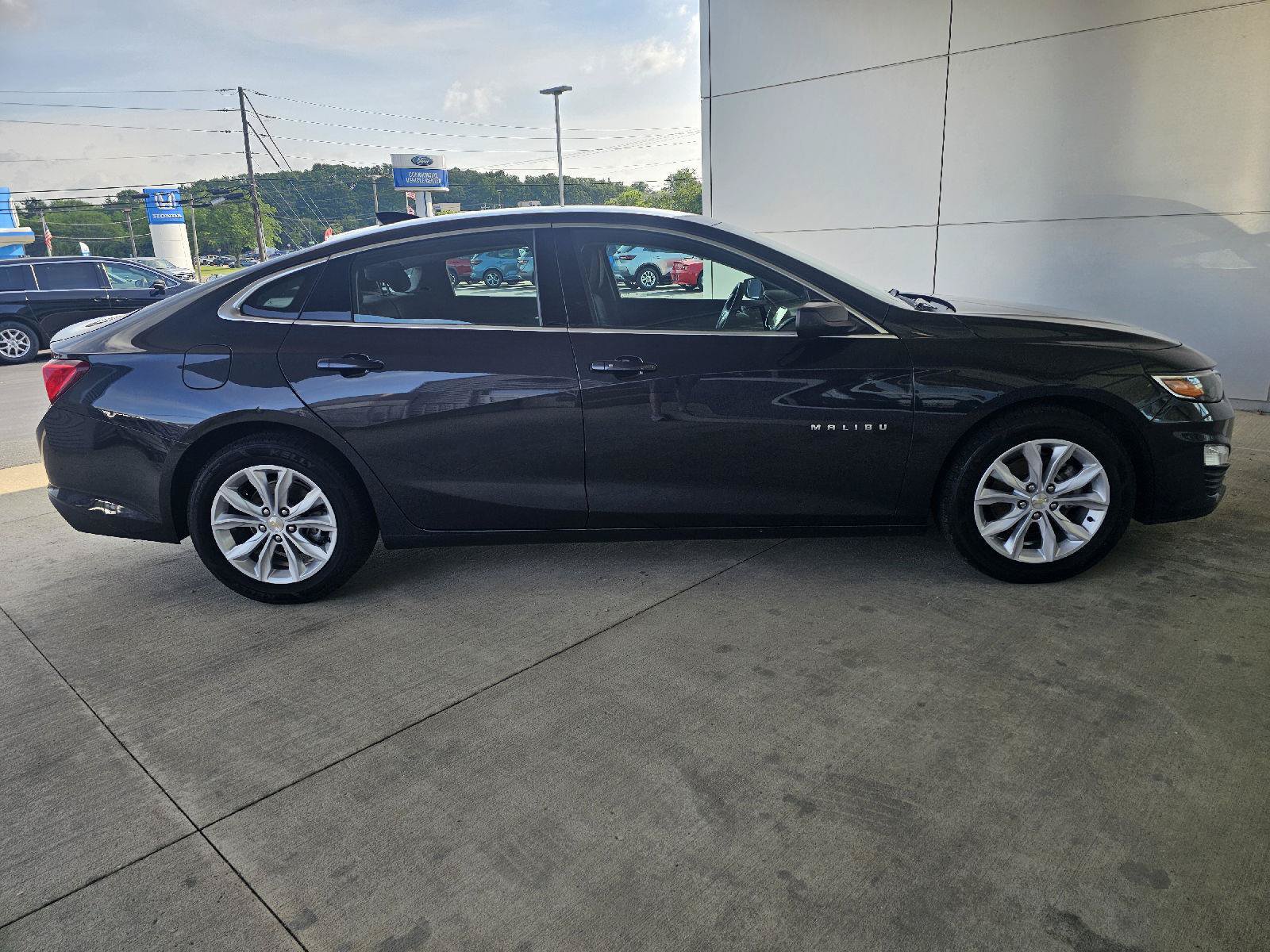 Used 2023 Chevrolet Malibu LT FWD image 6