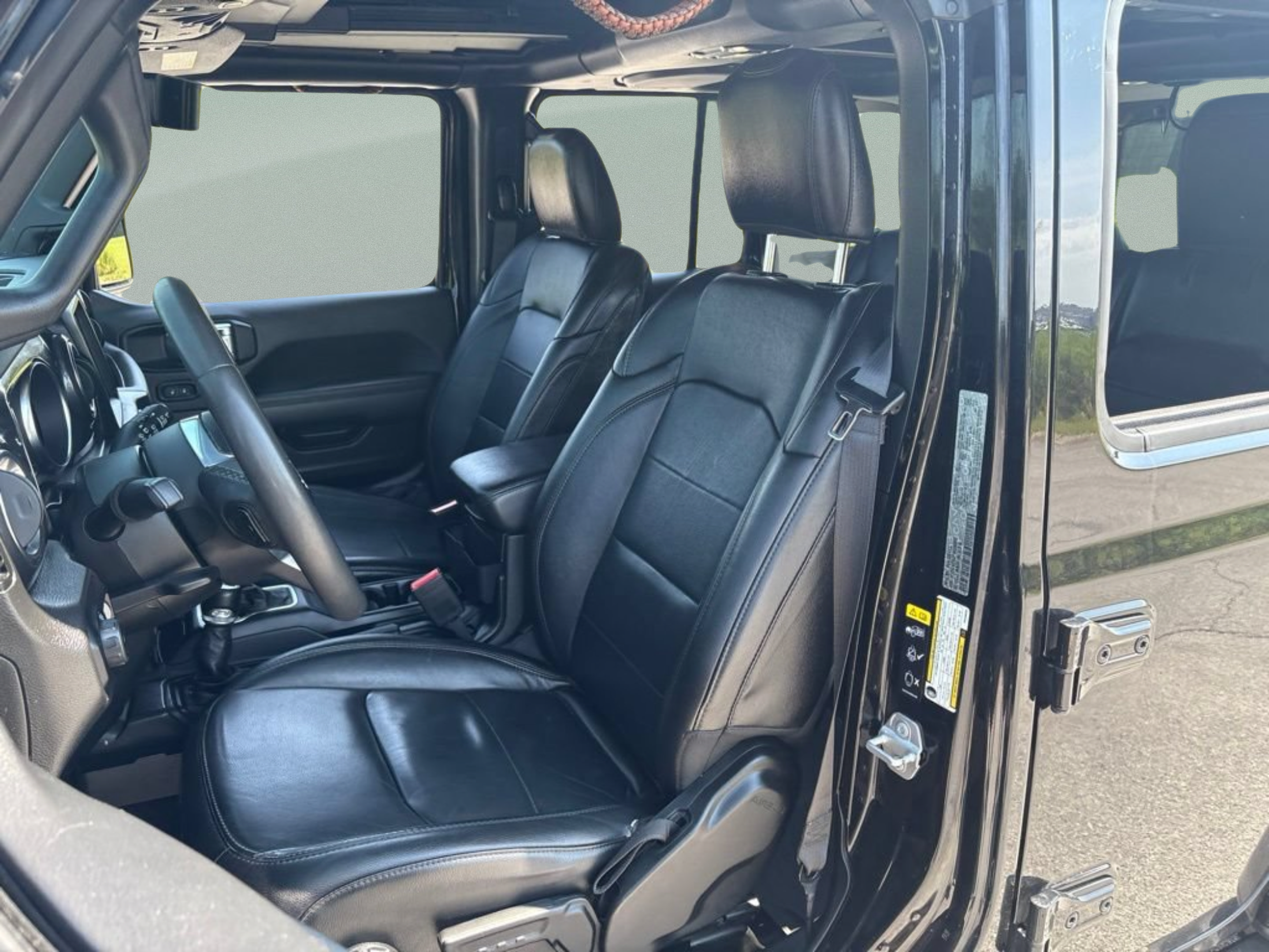 Used 2023 Jeep Wrangler Unlimited Sahara AWD/4WD image 19