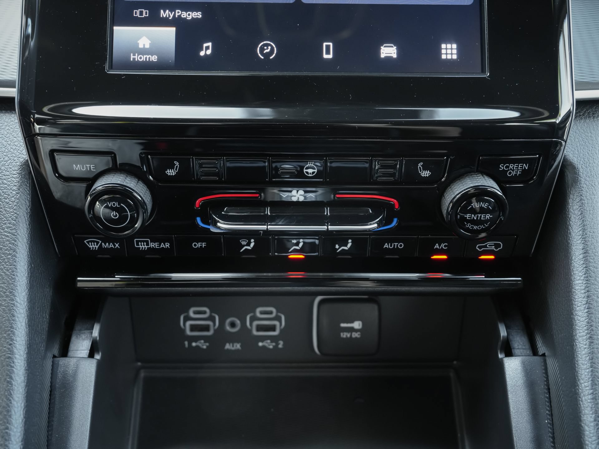 Used 2025 Jeep Grand Cherokee Altitude RWD image 17